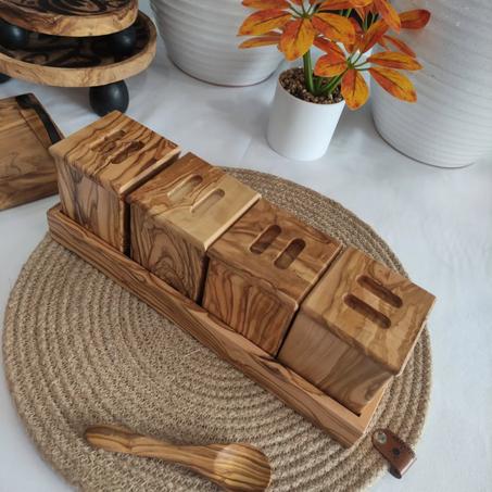 4 boite épice + support en bois d' olive