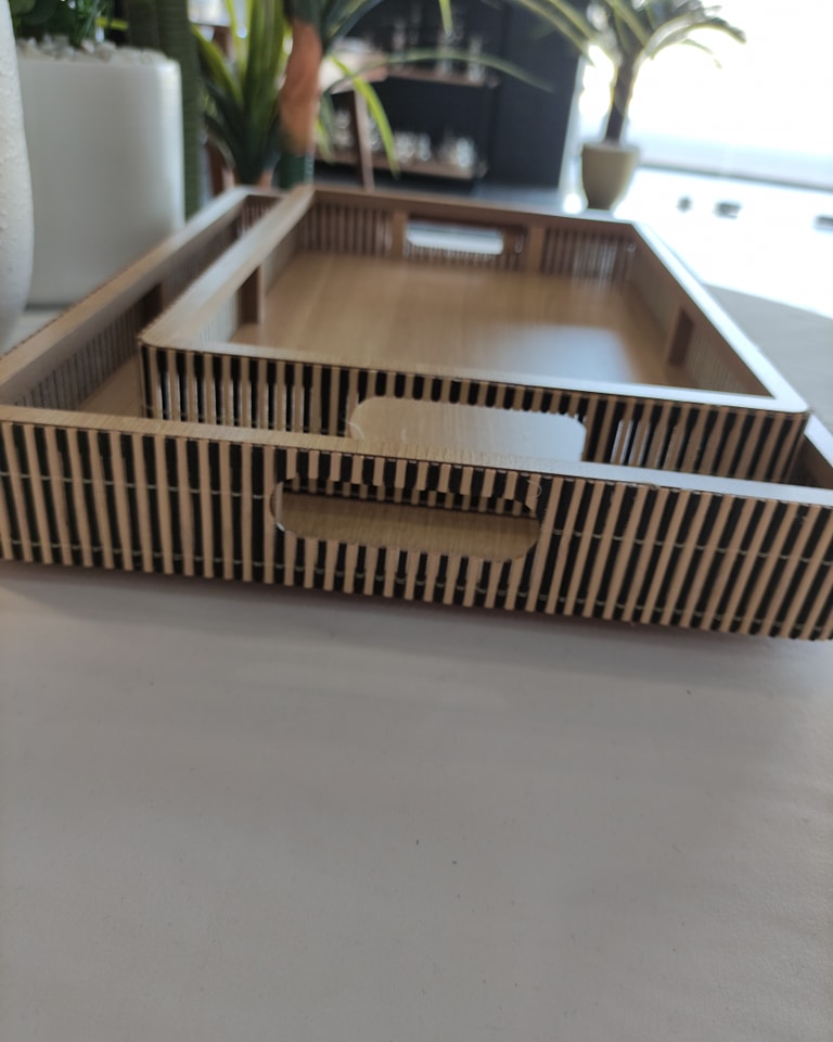 2 plateaux rayée
