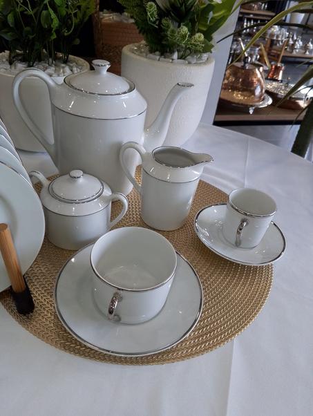 service café avec touche argent