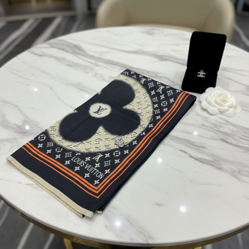 Louis Vuitton - Écharpe Monogram Nuit Élégante – Noir, Ivoire & Orange