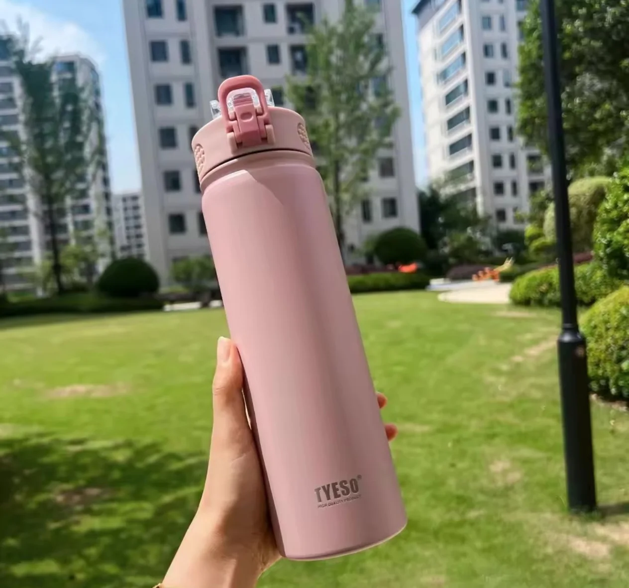 750ml TYESO Insulated Stainless Steel Water Bottle with Straw