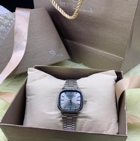 ساعة نيو لاتينا نسائي 940028