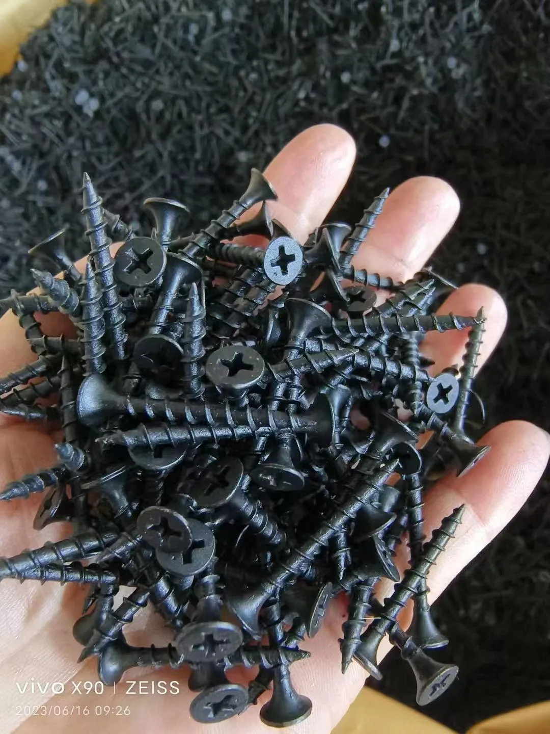 China Factory Direct Sale 20MM 30MM 40MM 50MM 60MM 70MM 80MM 90MM 100MM Hardware Fasteners Black Drywall Screw for Gypsum Board