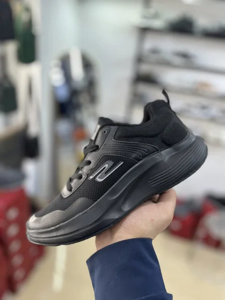 Sketchers V Noir Noir