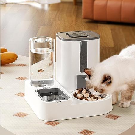 موزع أوتوماتيكي للطعام والماء