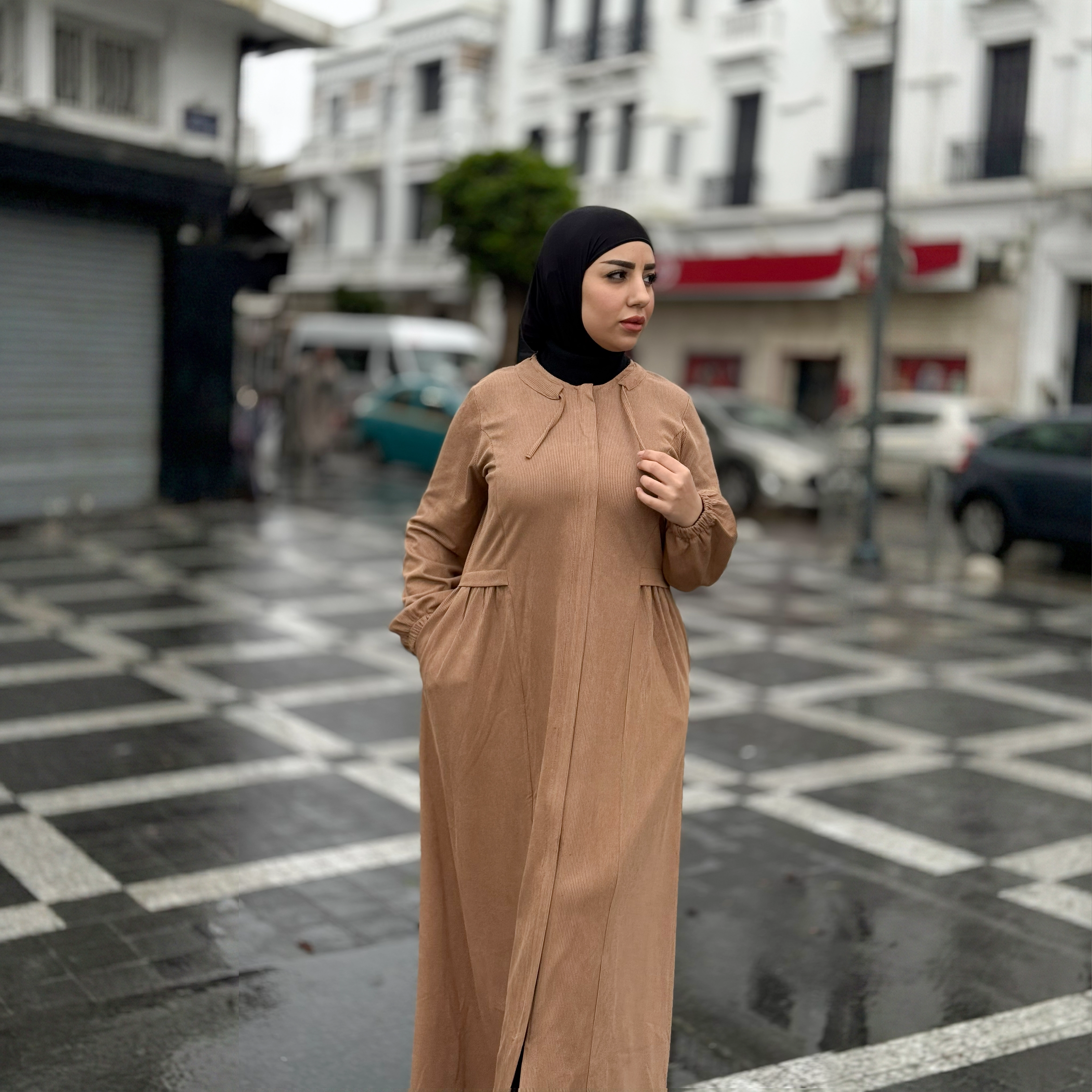 عباية أصيلة - أميرة واسعة بكسرات ناعمة وأكمام مطاطية