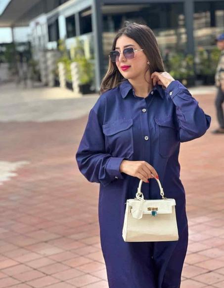 1️⃣ ستايل جينز محتشم