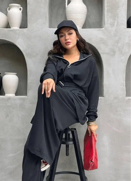 👗 طقم نسائي أنيق ومريح