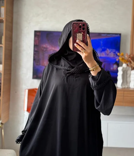عباءة الصلاة… ستر، وقار وراحة فكل ركعة 🤍🖤