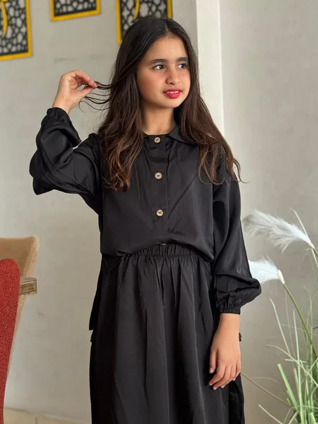 فستان بنات "إطلالة مميزة" بقصة عصرية