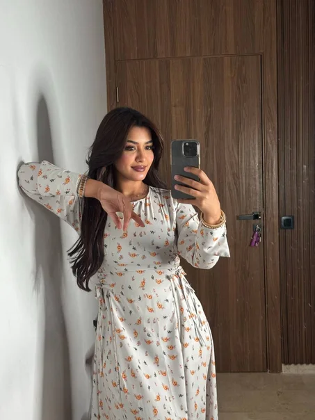 🌸 فستان صيفي بنقشة زهرية ناعمة🌸