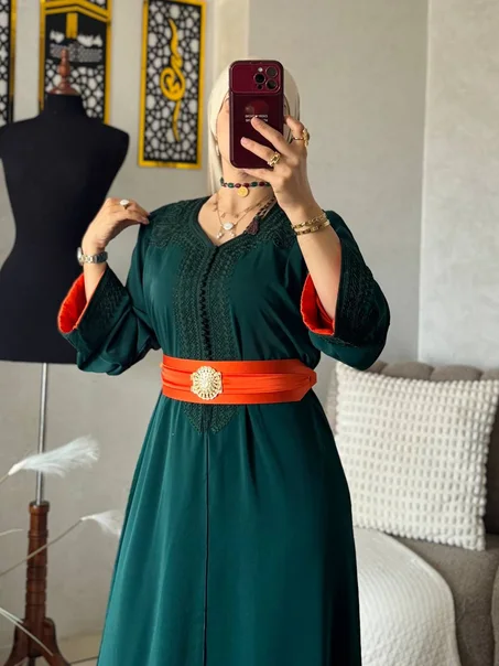 ✨ قفطان مغربي فاخر — أناقة العيد بلمسة ملكية ✨