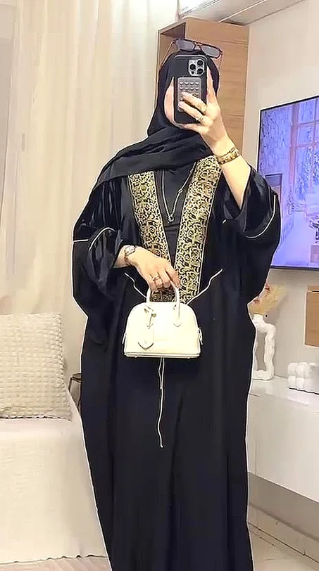 🖤 عباية الخط العربي – فخامة التفاصيل وأناقة المعنى