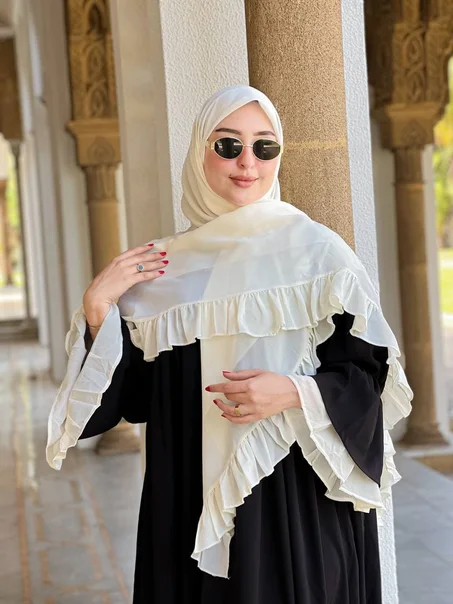 🧕 عباءة فاخرة تصميم عصري ومحتشم