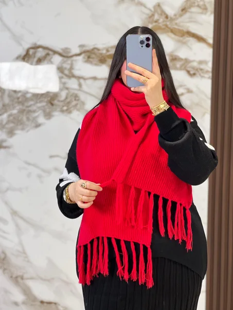 🧣 كشكول "ميكاسا" الأحمر — ترند شتاء 2025