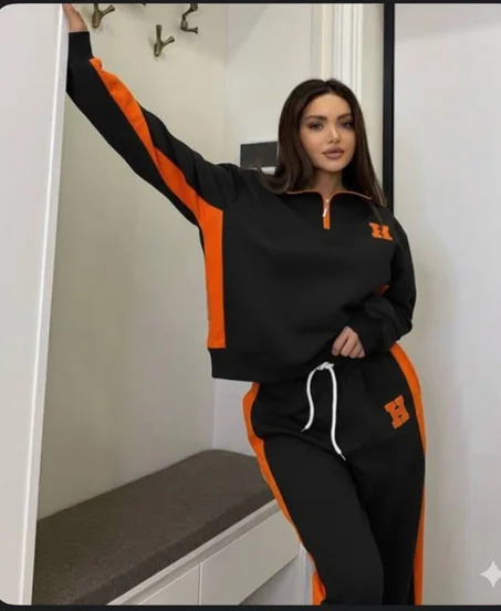 طقم رياضي نسائي مكوّن من قطعتين