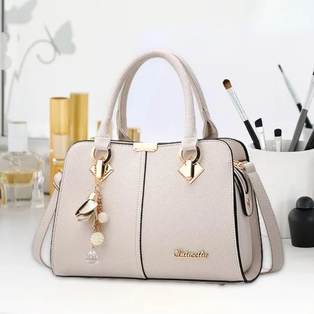 حقيبة يد نسائية أنيقة تجمع بين الجودة والفخامة