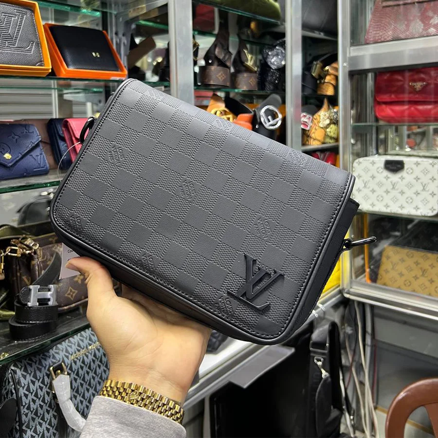 Sacoche Homme Luxe Louis Vuitton Sac à Bandoulière Trio Pour Homme Louis  Vuitton Toile Marron Noir