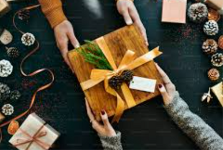 الهدايا والمفاجآت