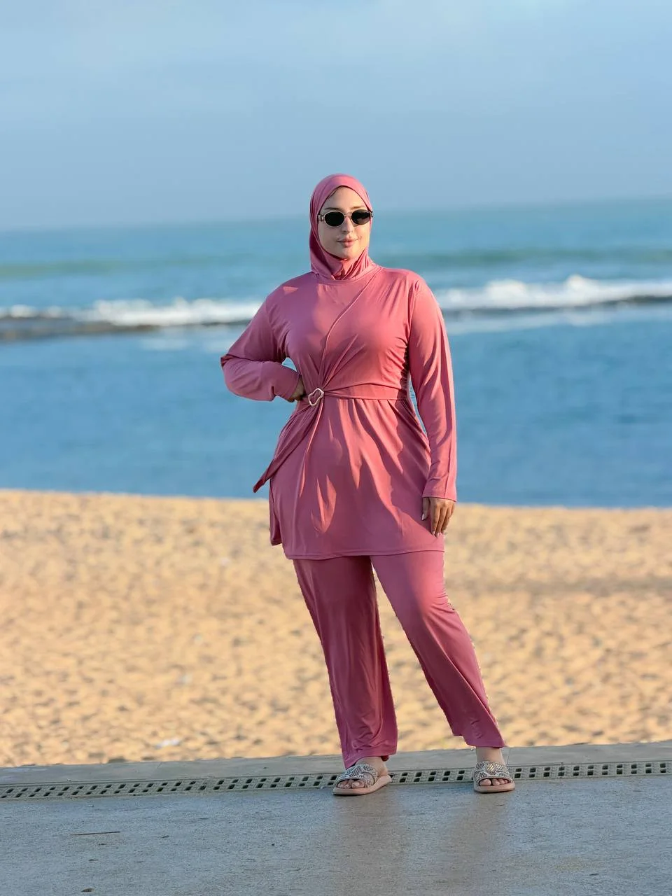 بوركيني ملكي أنيق – راحة تامة وإطلالة محتشمة
