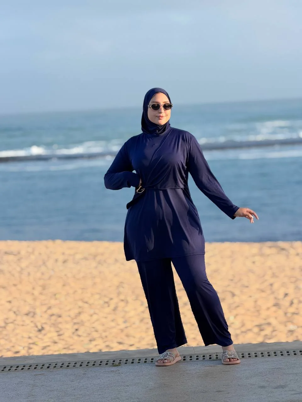 بوركيني ملكي أنيق – راحة تامة وإطلالة محتشمة
