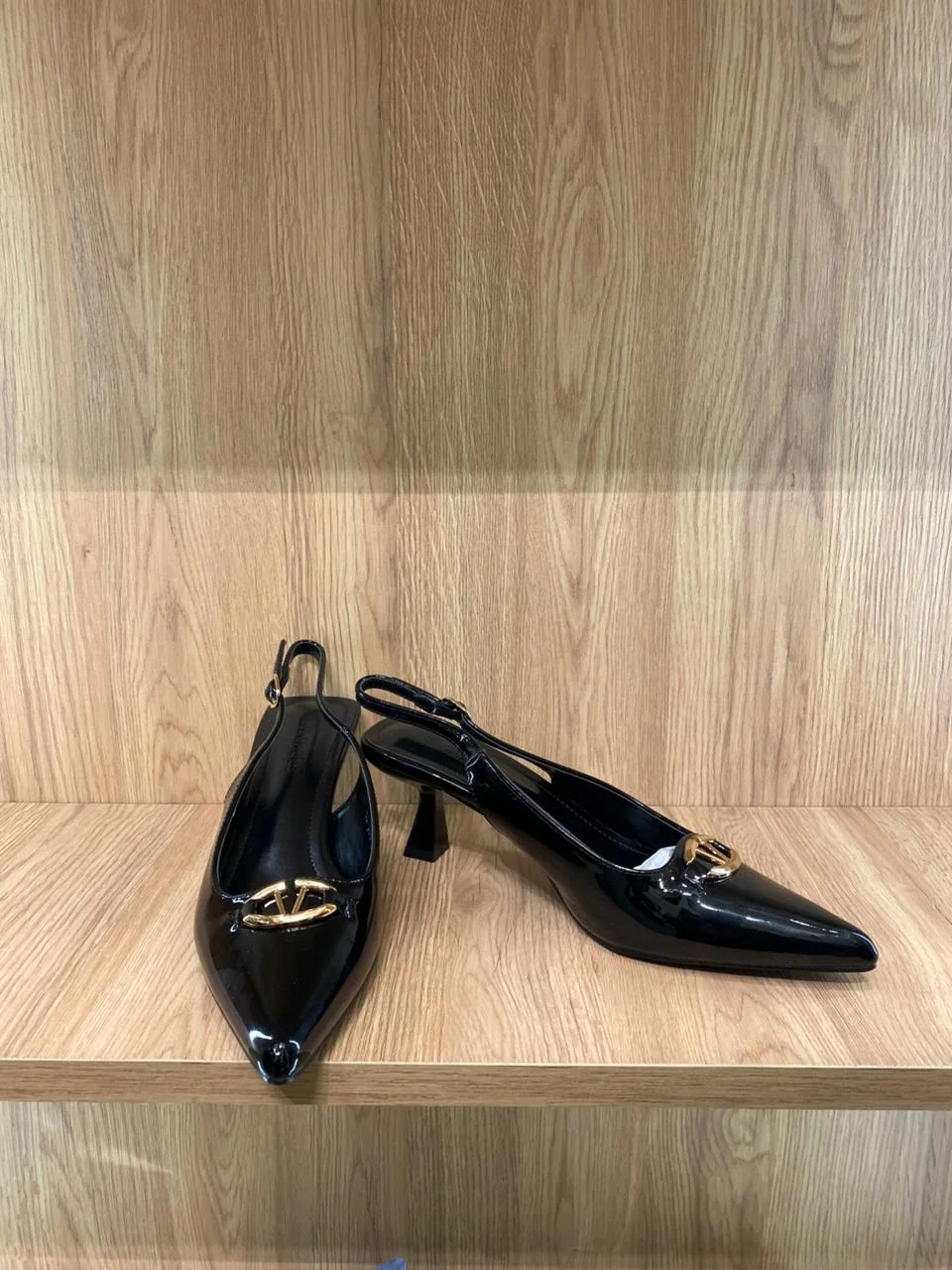 Elegant Glossy Slingback Heels
