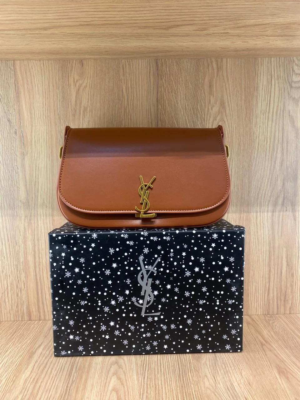 Classic Saddle Crossbody Bag