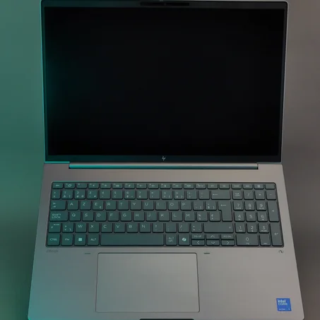 HP ZBOOK 8 g1i 16 inch ultra 7 255h rtx 500 ADA + INTEL ARC 140T 32GB RAM DDR5 1TB SSD ÉCRAN 16 WUXGA