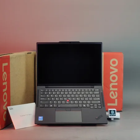 Thinkpad Lenovo L16 GEN 1 Ryzen 5 pro 7535U 16gb ddr5 SSD 512gb écran 16"