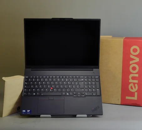Lenovo Thinkpad e16 gen 3 ultra 7 258v 32gv ddr5 512gb SSD écran 16" wuxga