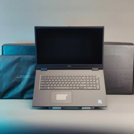 DELL PRECISION 7780 I9-13950HX RTX 2000 ADA 32GB RAM DDR5 1TB SSD ÉCRAN 17"