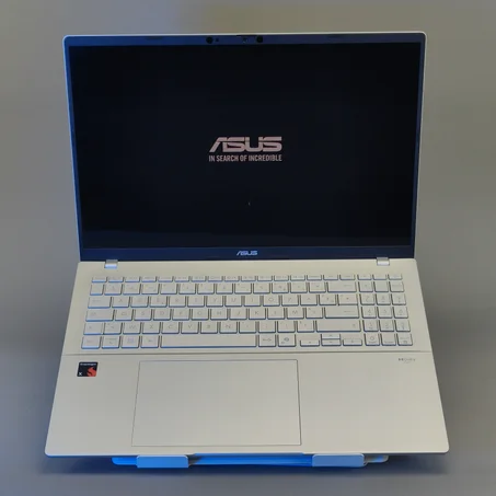 Asus VIVOBOOK s16 copilote+pc Snapdragon X x1-26-100 32gb lpddrx5 512gb SSD écran 16" oled wuxga