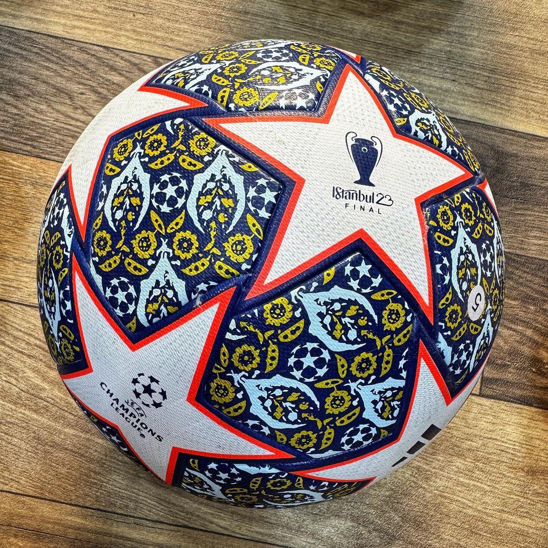 UCL BALL 22/23