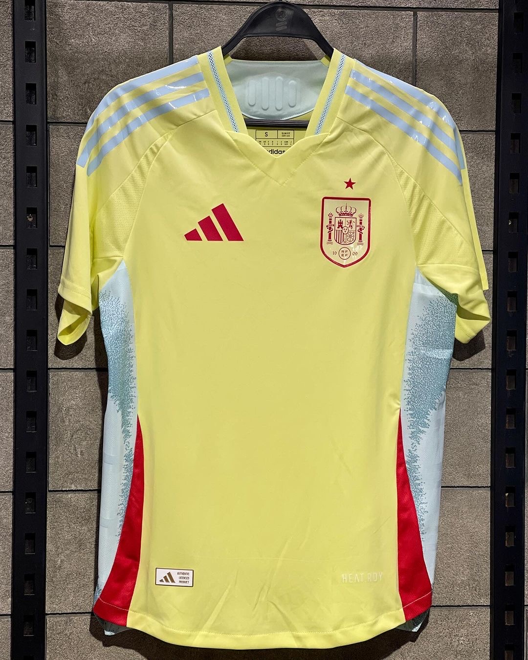 SPAIN AWAY 🇪🇸😍