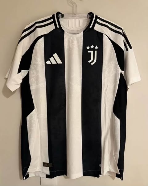 JUVENTUS HOME