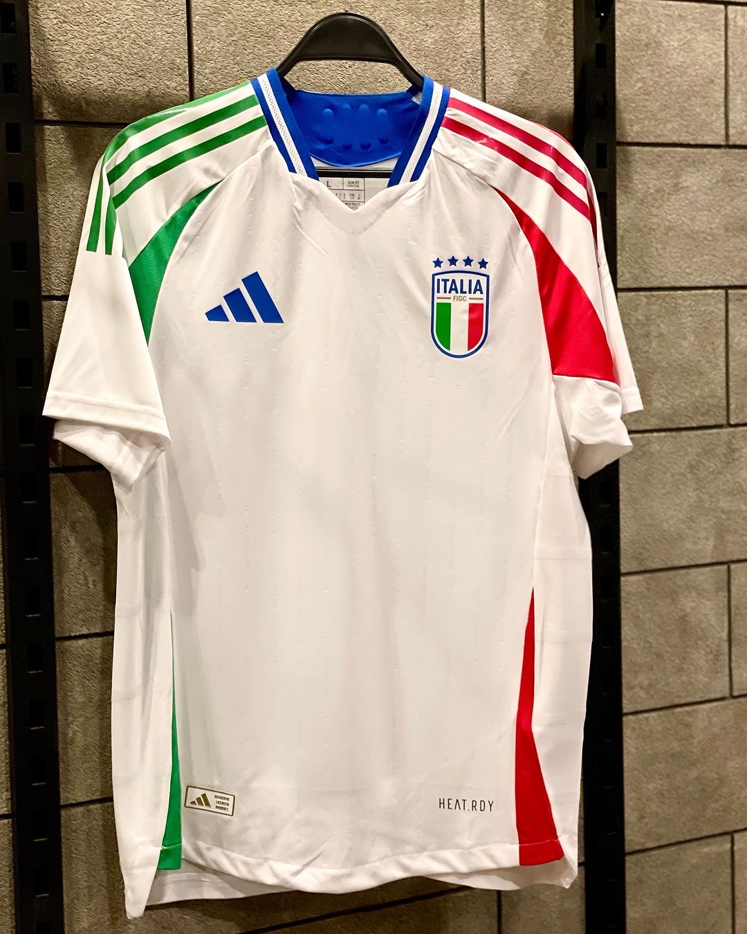 ITALY AWAY 🇮🇹😍