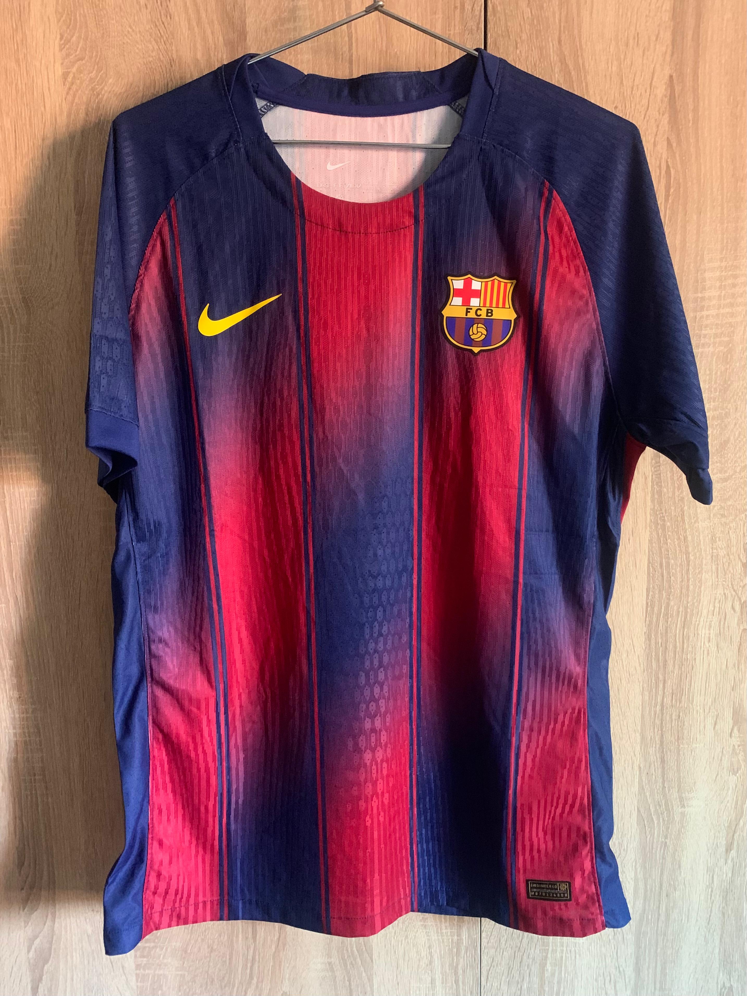 FC BARCELONA HOME KIT ( SANS SPONOSOR )