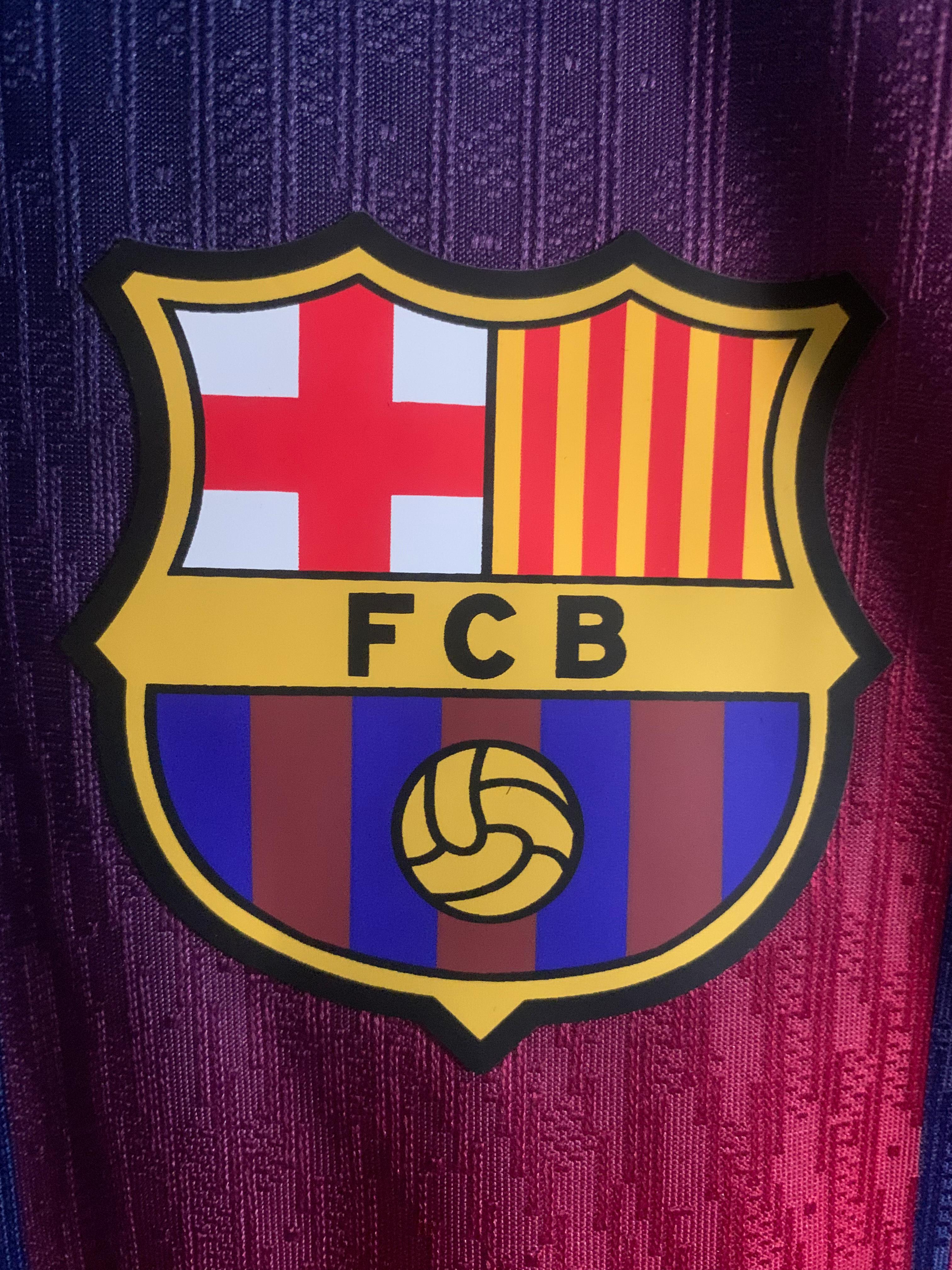 FC BARCELONA HOME KIT ( SANS SPONOSOR )