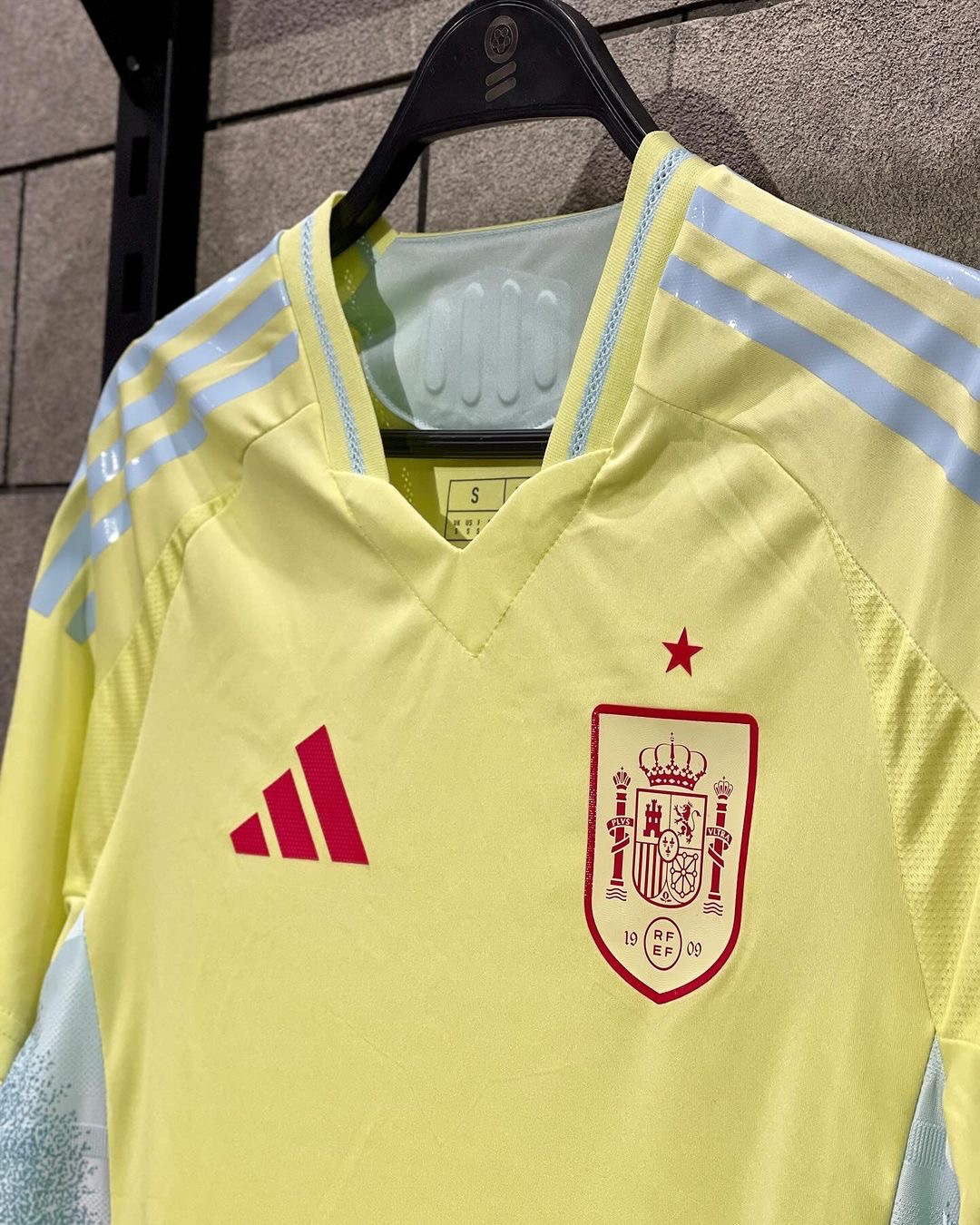 SPAIN AWAY 🇪🇸😍