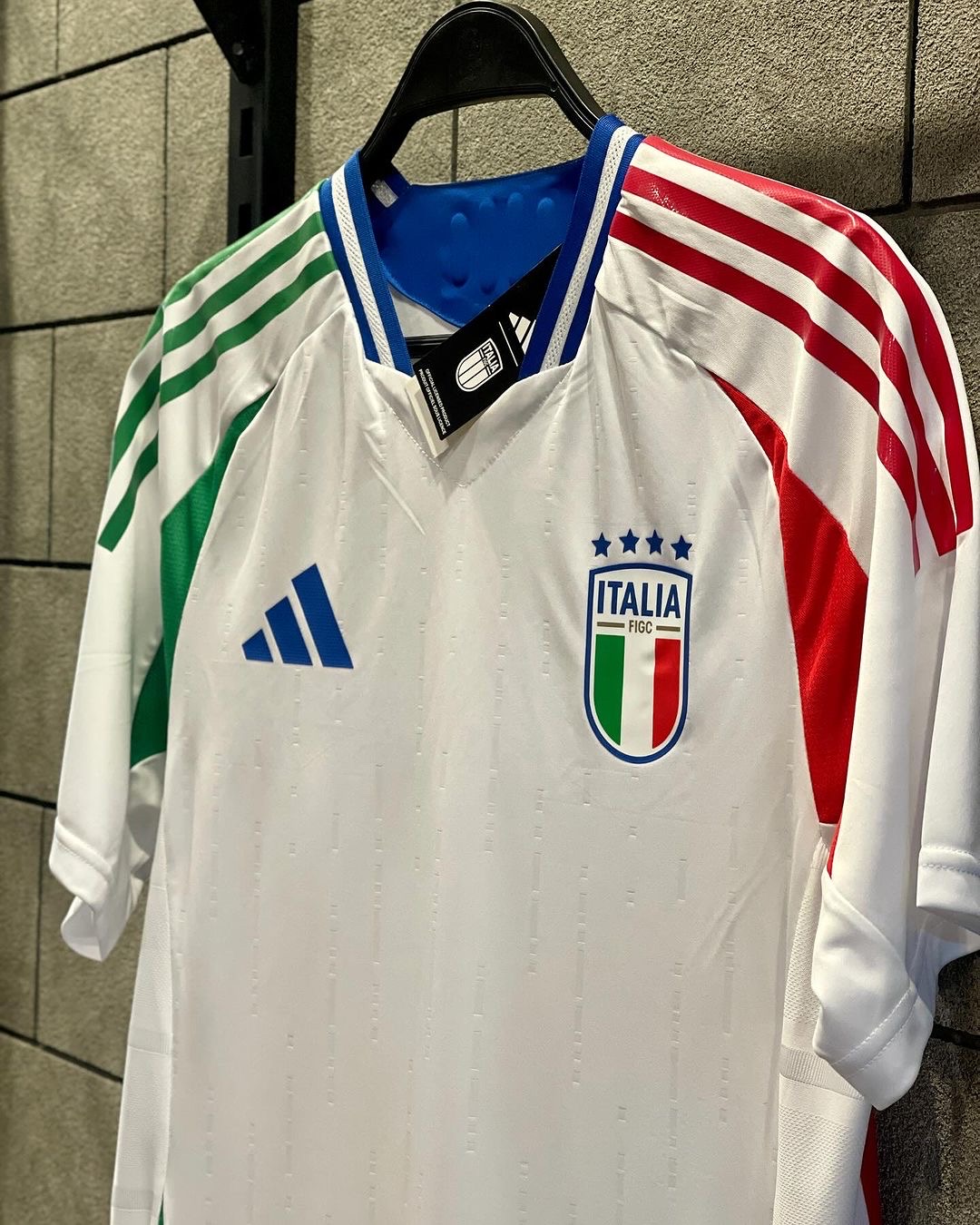 ITALY AWAY 🇮🇹😍