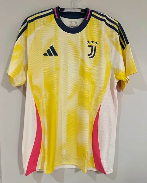 JUVENTUS AWAY