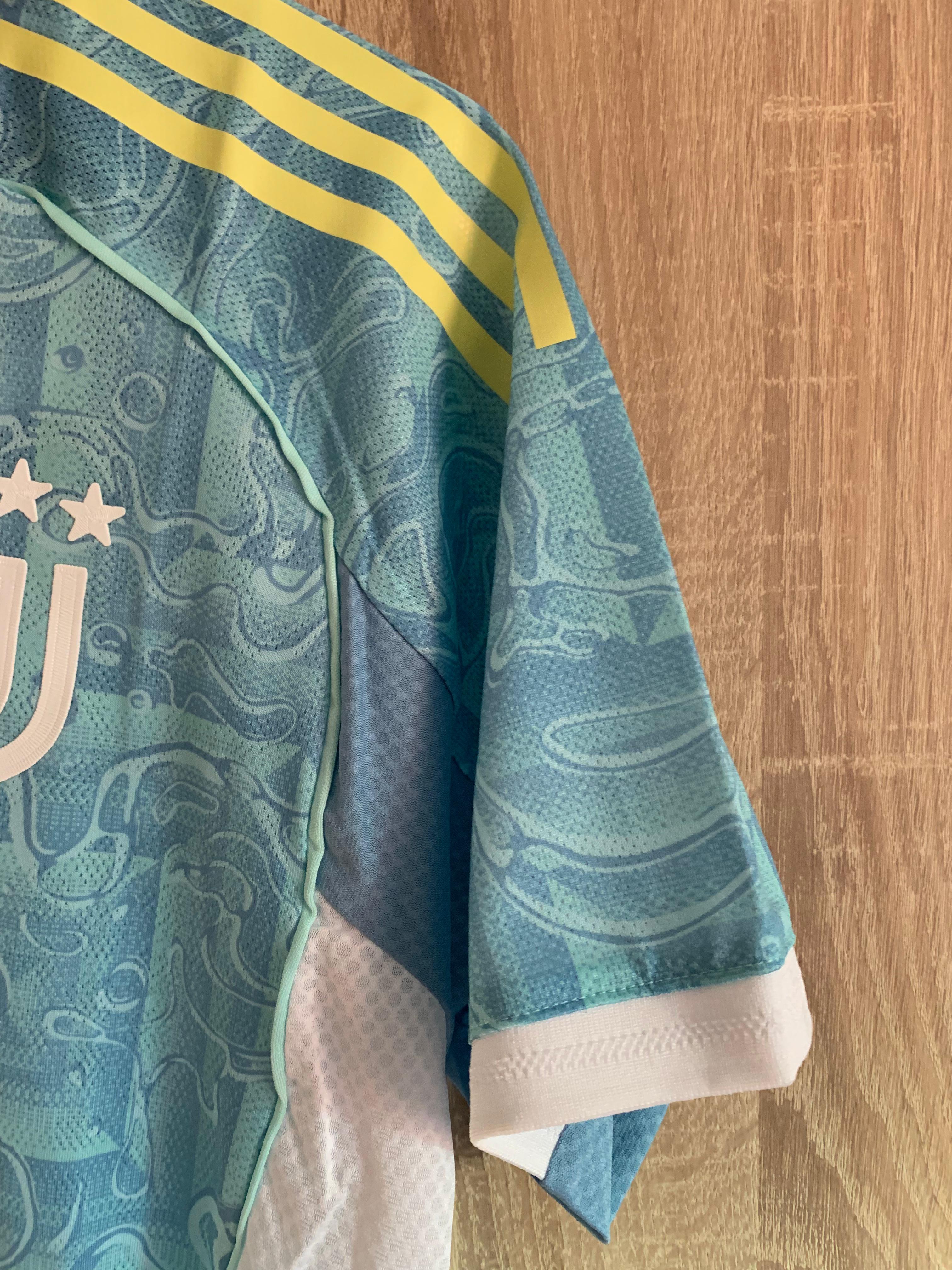 JUVENTUS AWAY