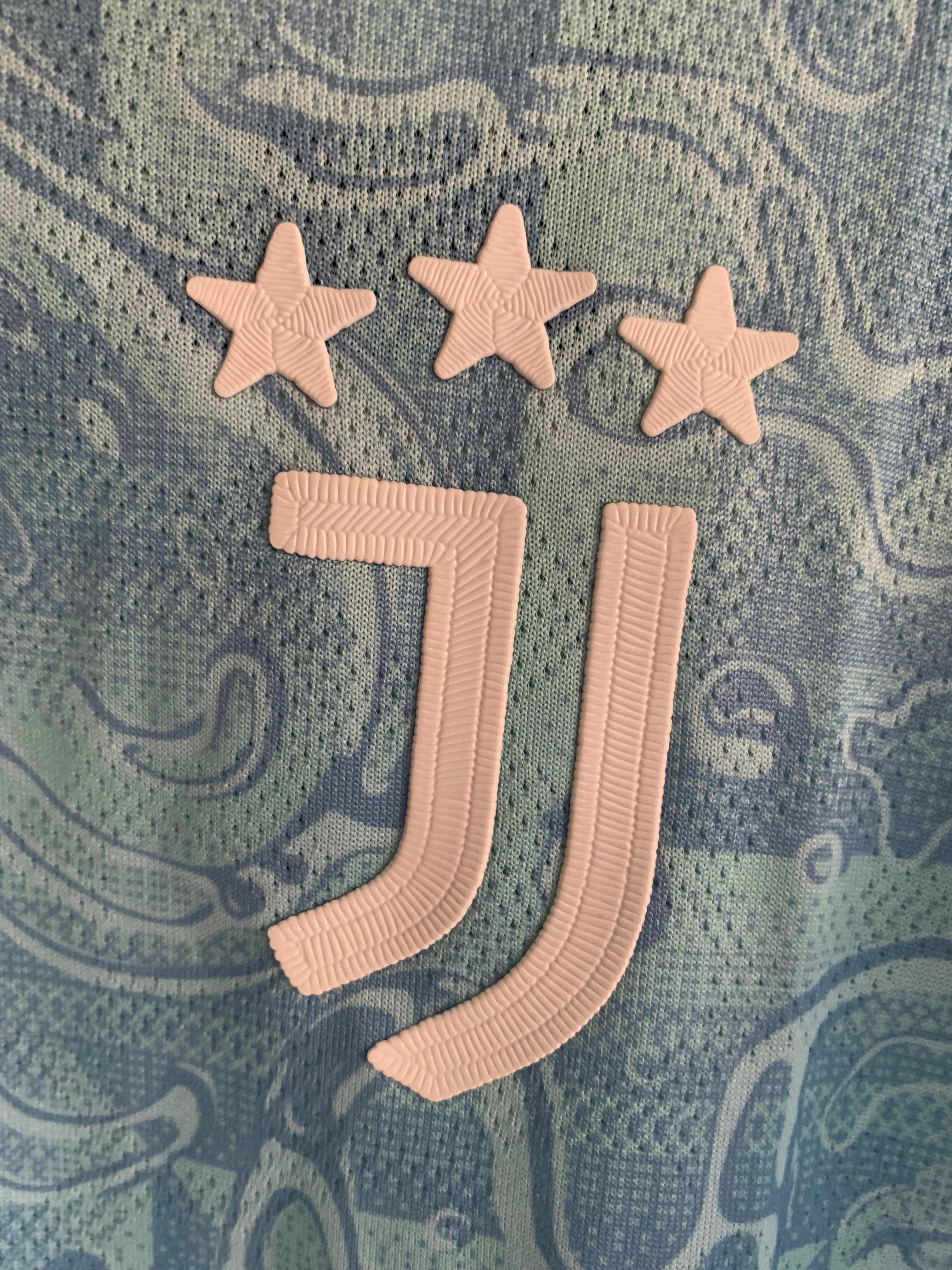 JUVENTUS AWAY