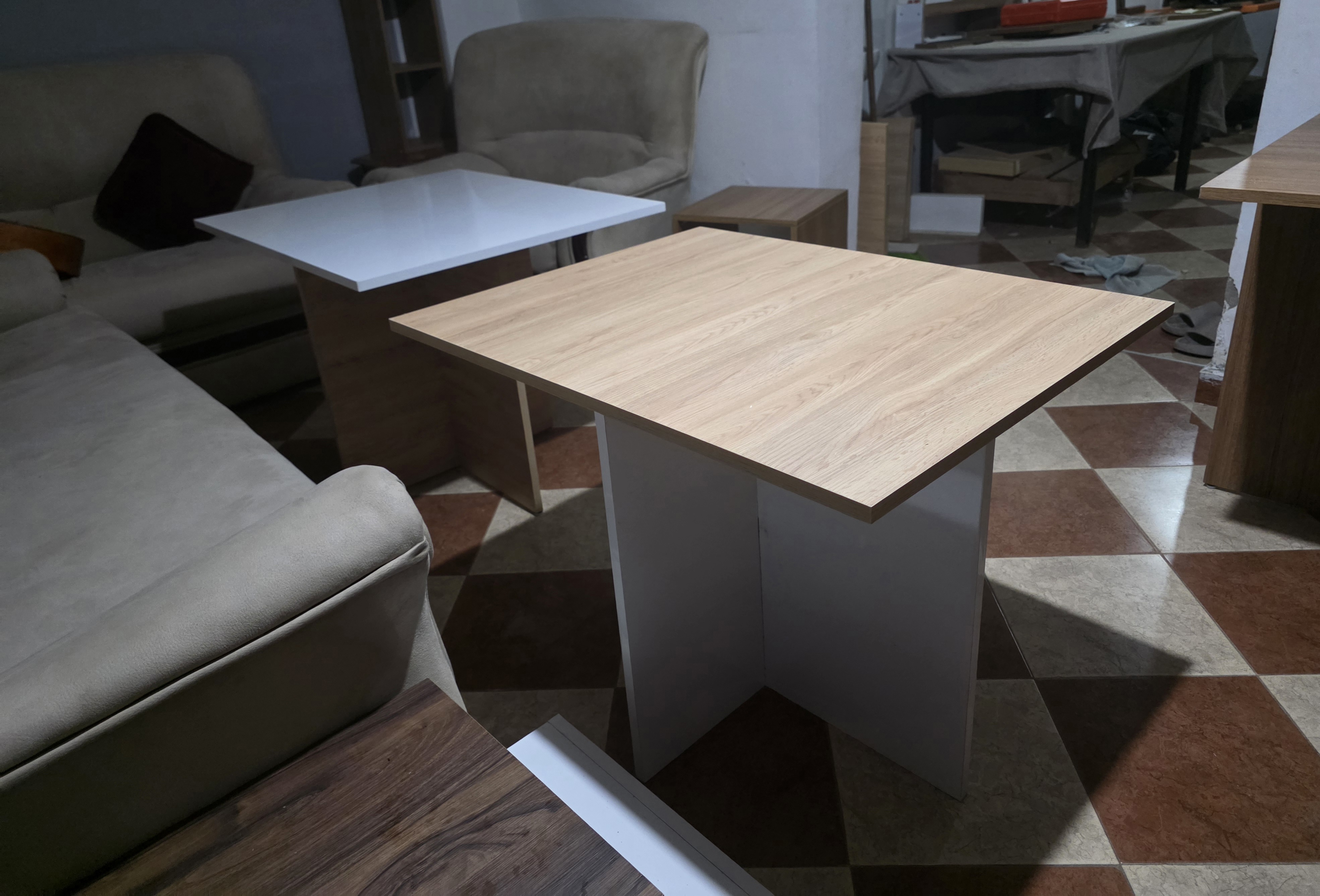 طاولة خشبية طبيعية مقاس 85×70 سم بارتفاع 64 سم