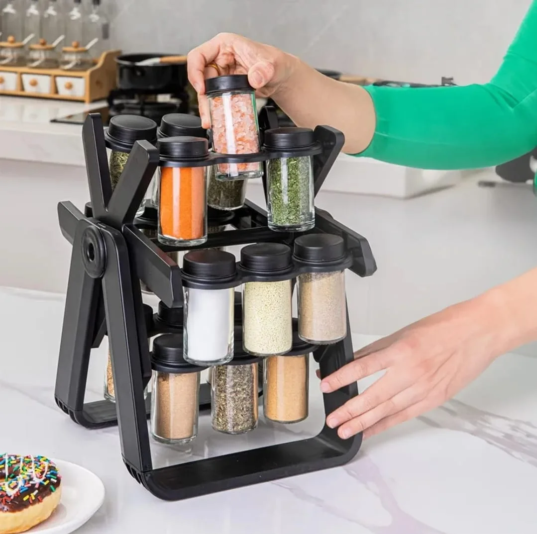 حامل توابل دوّار مع قنينات زجاجية – تنظيم مثالي للمطبخ