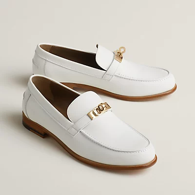 mocassin