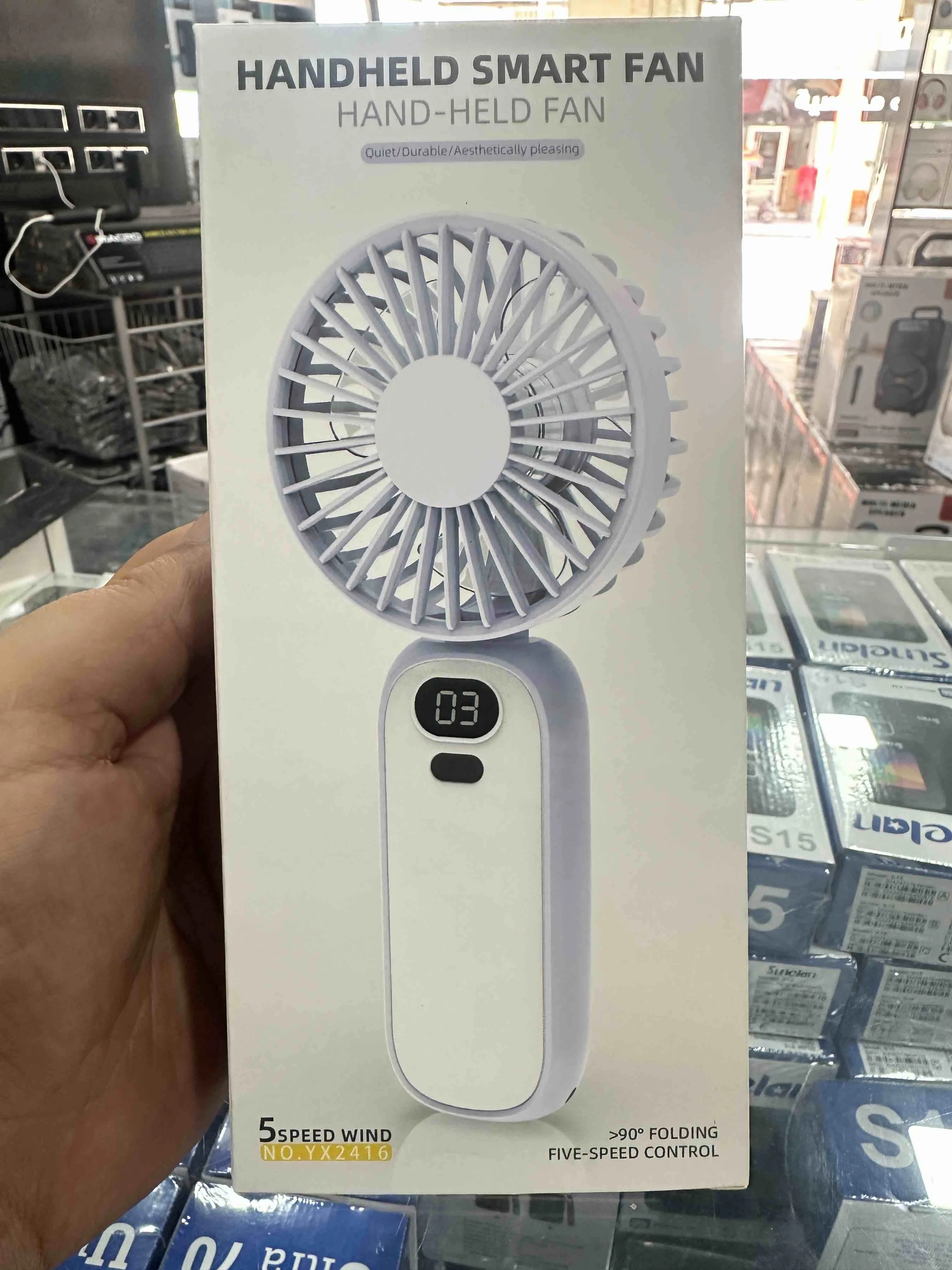 Mini ventilateur avec afficheur niveau batterie et 5 vitesse