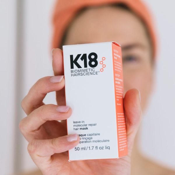 K18 — الماسك العلاجي دون شطف… إصلاح جزيئي يعكس تلف الشعر في 4 دقائق!