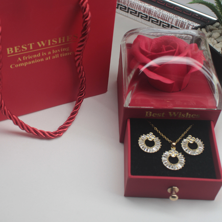 💎 طقم "لمسة الأناقة" – تألقي بجاذبية لا تُقاوم ✨ 💎