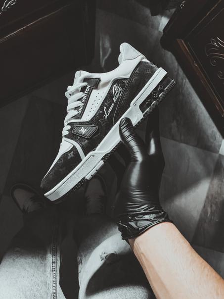 LOUIS VUITTON ® LV TRAINER BLACK AND WHITE